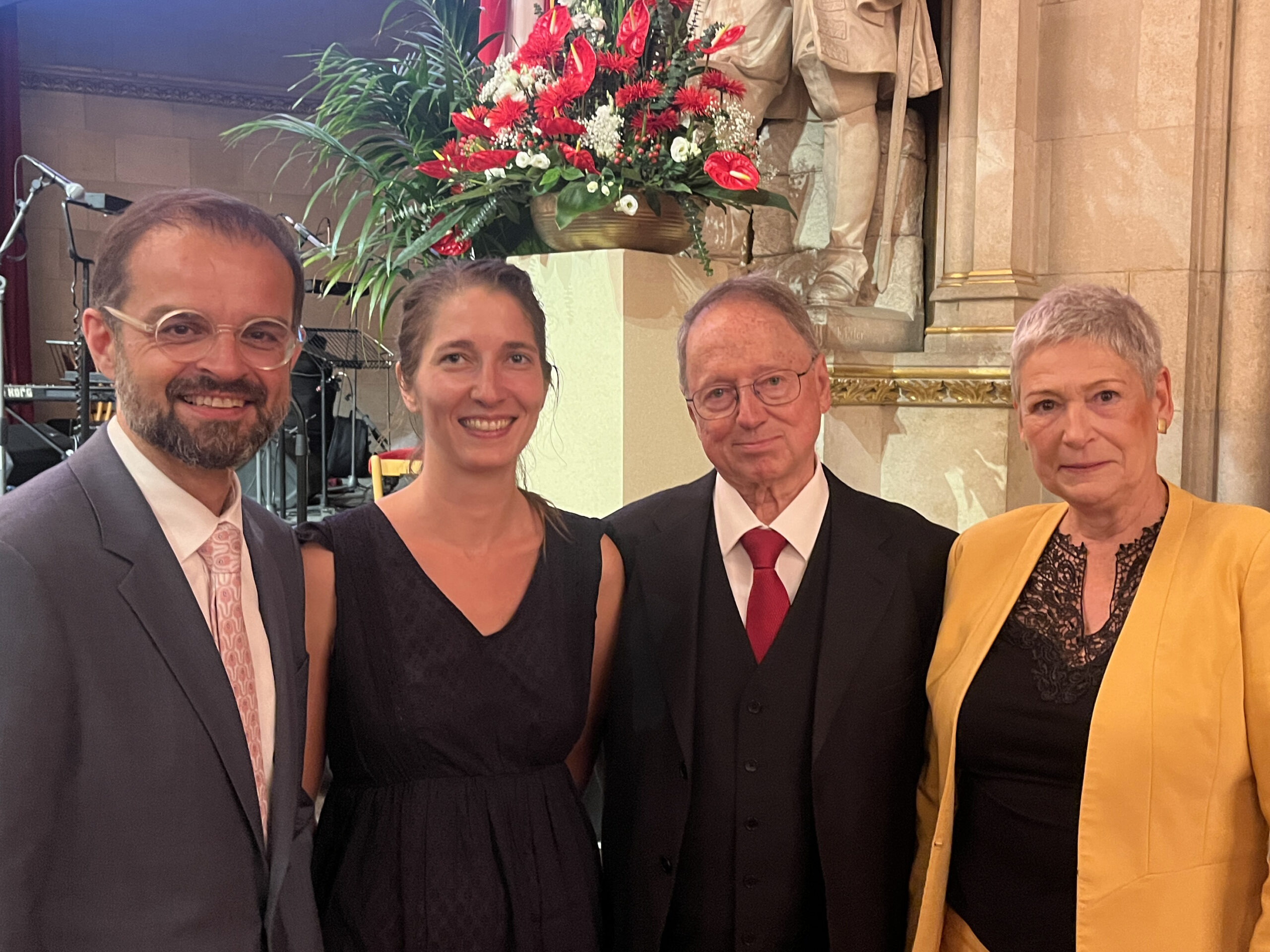 v.l.n.r. Georg Primas, Barbara Litsauer, Gernot Stimmer & Angela Bergauer - Volksbildungspreis der Stadt Wien 2023